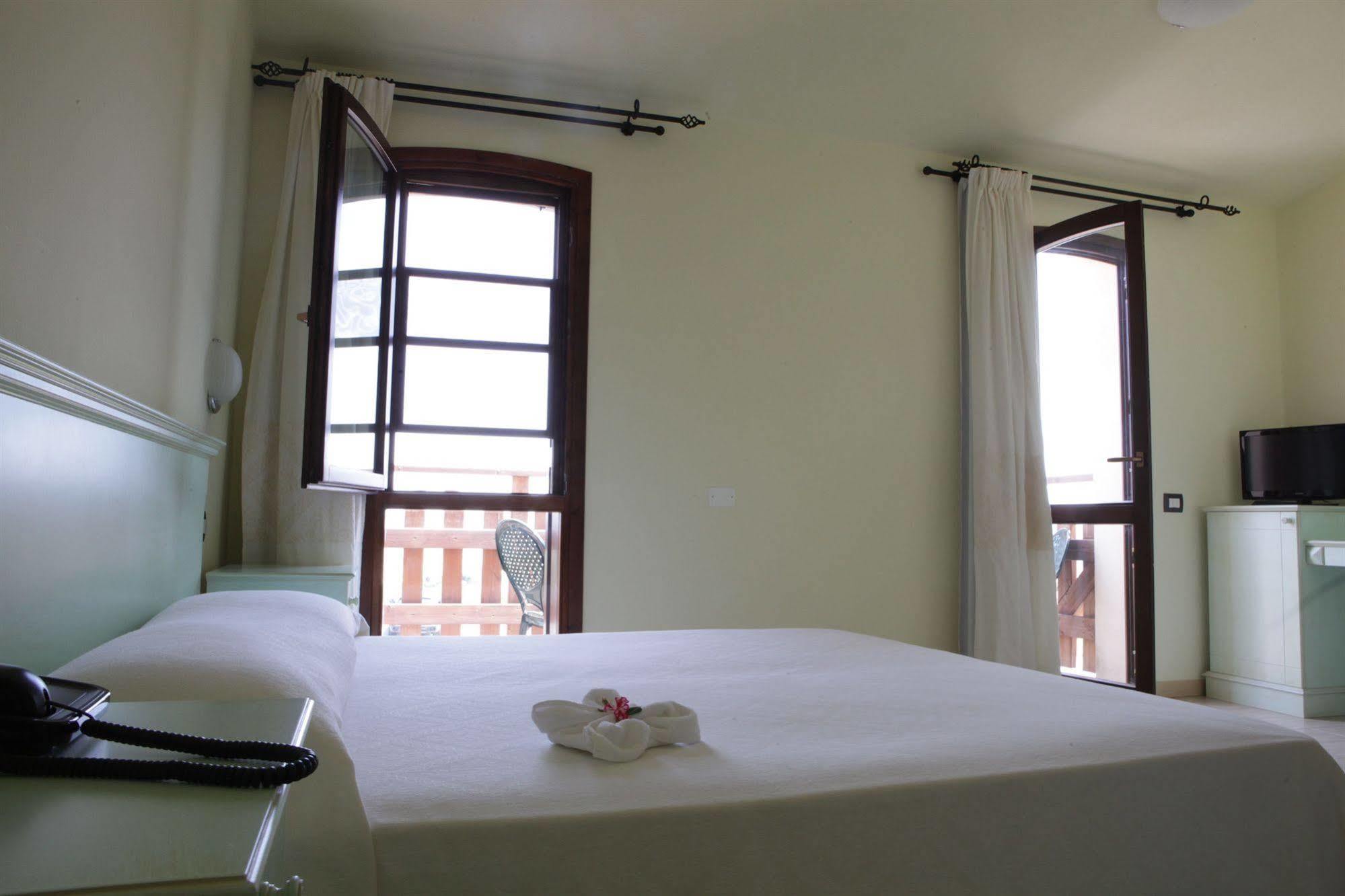 Torre Hotel - Adults Only Торе Дей Корсари Екстериор снимка